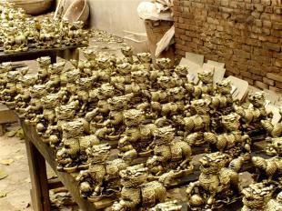 遼寧樹脂工藝品 仿核桃、仿玉、仿銅工藝品的制作與市場應(yīng)用