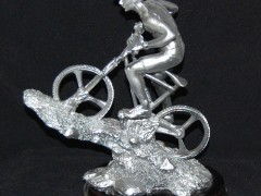 登峰之路 樹脂工藝品山地車，一份滿載勵志情懷的禮品擺件