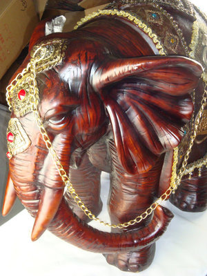 招財(cái)進(jìn)寶，家居添彩——探訪天津市河西區(qū)歐飾美家工藝品經(jīng)銷中心的特大號樹脂象擺件